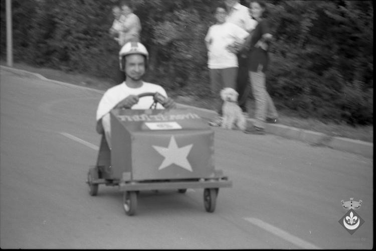 Baixada de carretons a la ronda de la Damunt durant els actes de Festa Major de Folgueroles