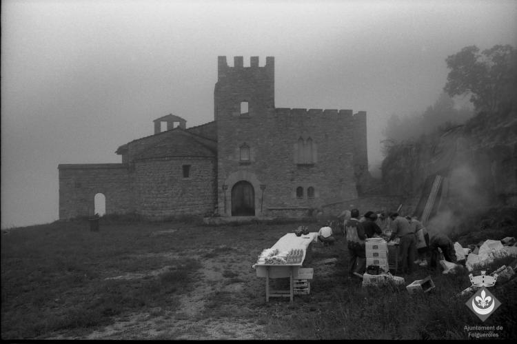 Festa Verdaguer. Caminada fins al castell  de Sant Llorenç del Munt