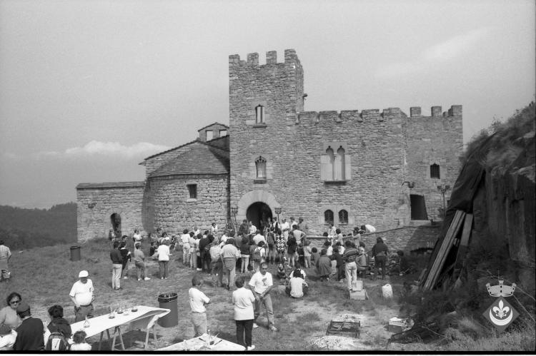 Festa Verdaguer. Caminada fins al castell  de Sant Llorenç del Munt
