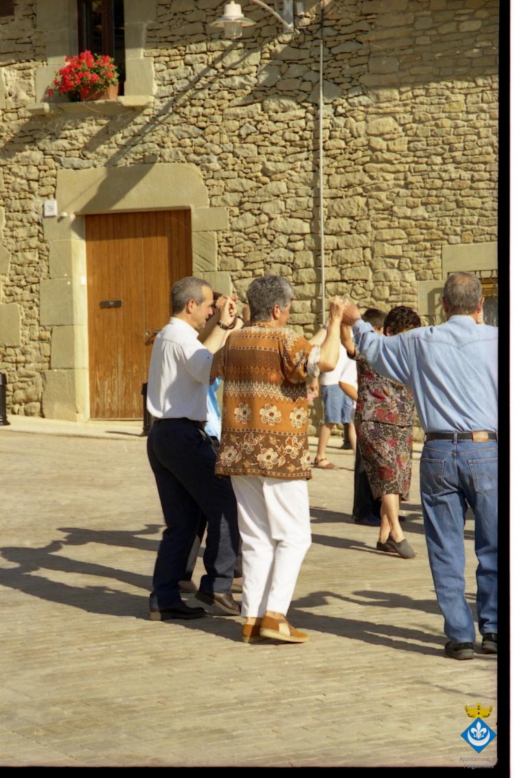 Sardanes a la plaça de la Ricardera