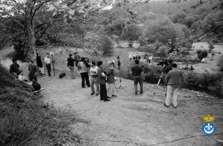Inauguració de la signatura de la Font Trobada dins la Festa Verdaguer, obra de Perejaume. Gil Orriols, alcalde de Folgueroles