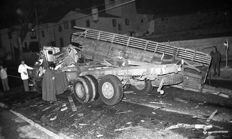 Accident de dos camions a la N-II