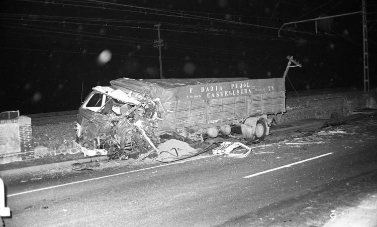 Accident de dos camions a la N-II