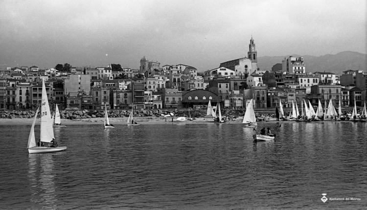 Regates de vela a la platja
