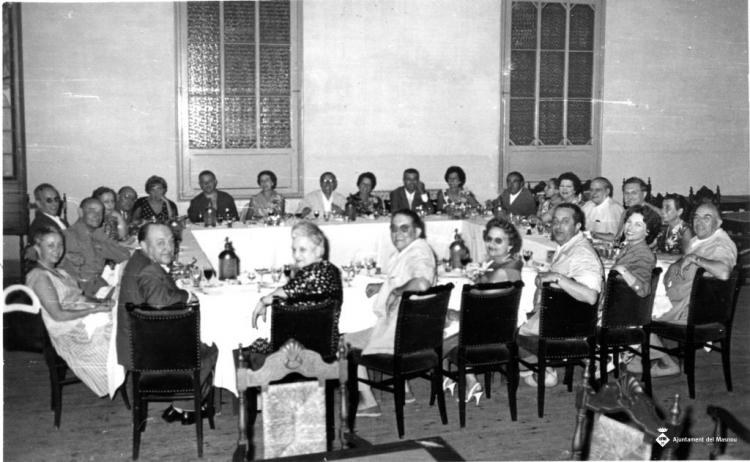 Sopar on participen varies persones
