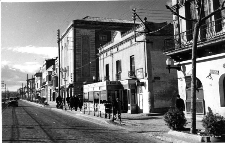 Carretera de Barcelona: edifici del Casinet i bar La Cala
