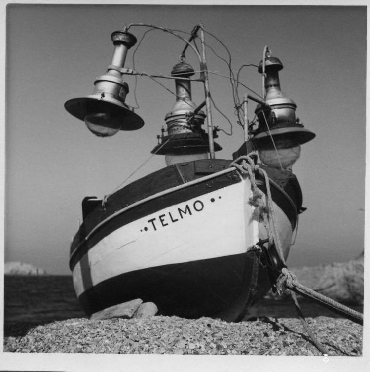 Barca de pesca varada a la platja de Tossa de Mar (la Selva)