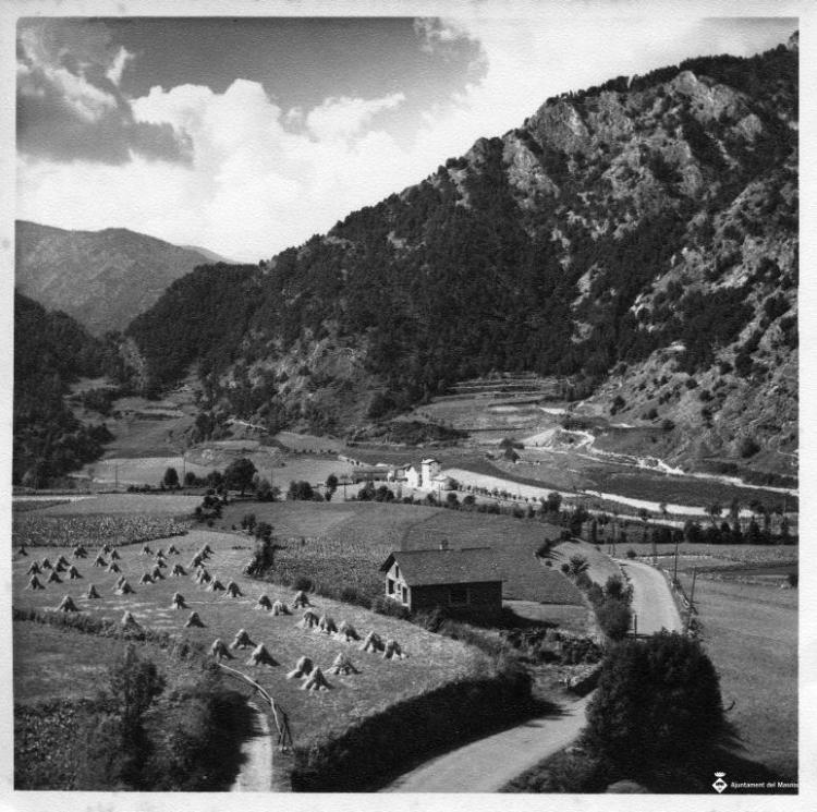 Vista dels camps de conreu a la zona d'Ordino, Andorra