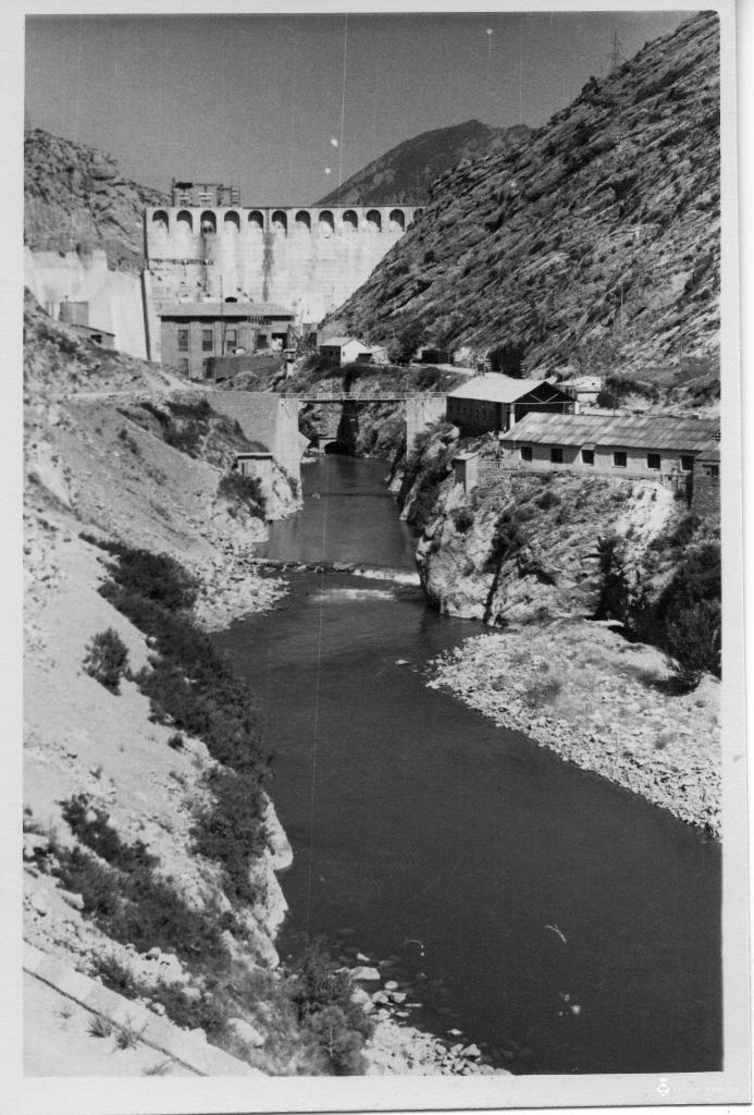 Presa del pantà d'Oliana (Alt Urgell) en obres