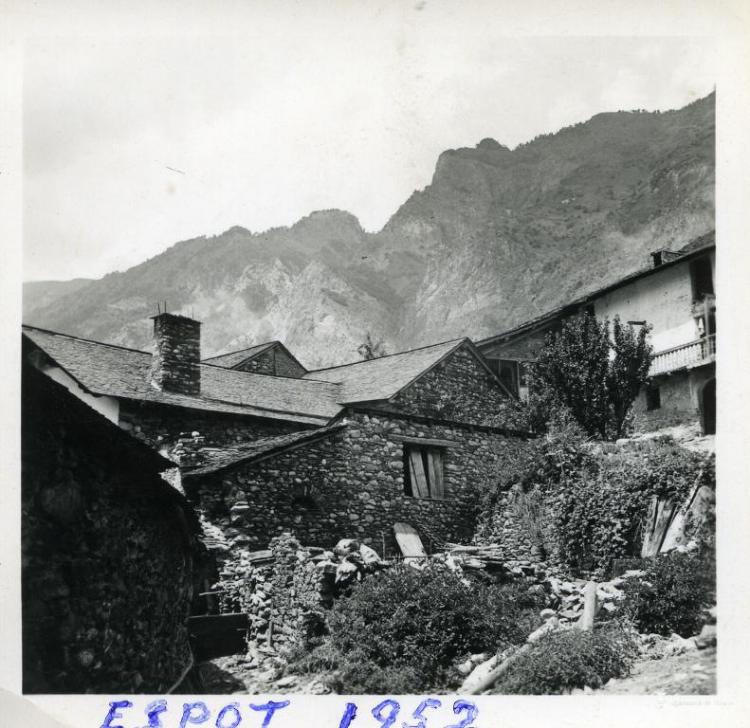 Algunes cases de pedra d'Espot (Pallars Sobirà)