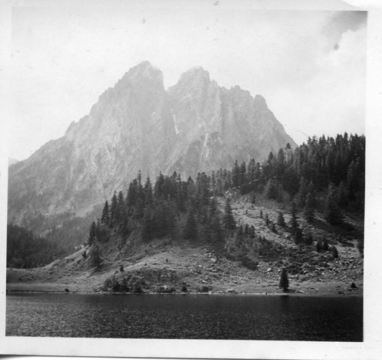 Estany de Sant Maurici i els Encantats