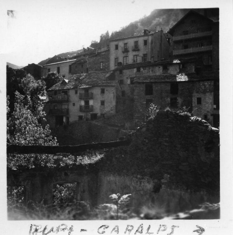 Vista d'algunes cases del poble de Queralbs (Ripollès)