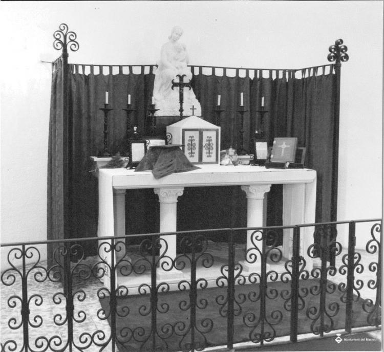 Detall de l'altar de la capella de l'Alberg del Masnou
