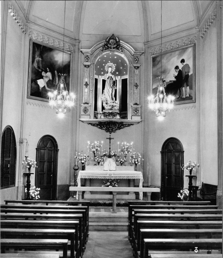 Interior de la capella del col·legi de les Escolàpies