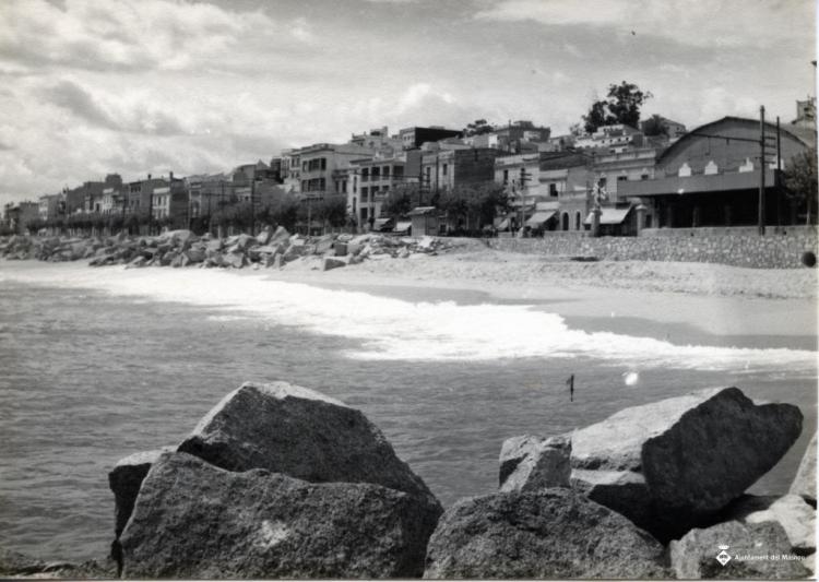 Façana marítima del Masnou des de l'espigó