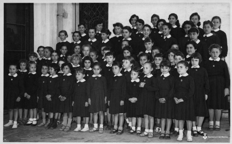 Retrat de grup d'alumnes de la Sagrada Família