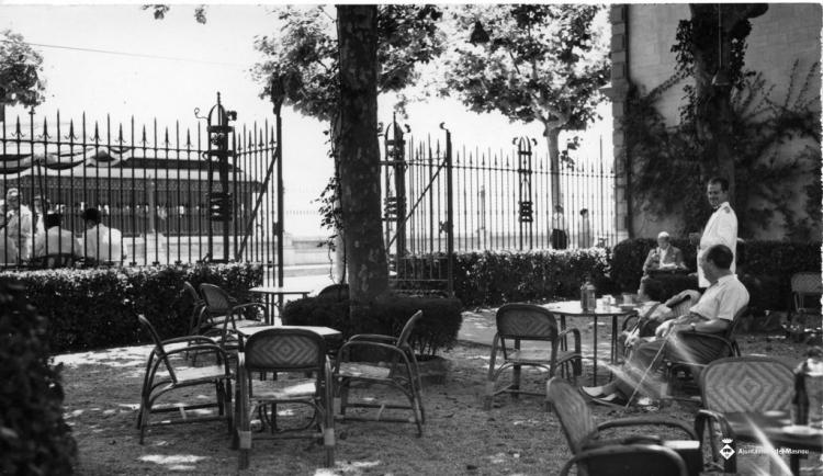 Terrassa del restaurant al jardí del Casino