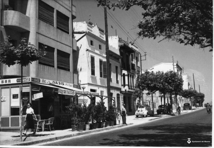 Terrassa del Bar Oasis al Camí Ral