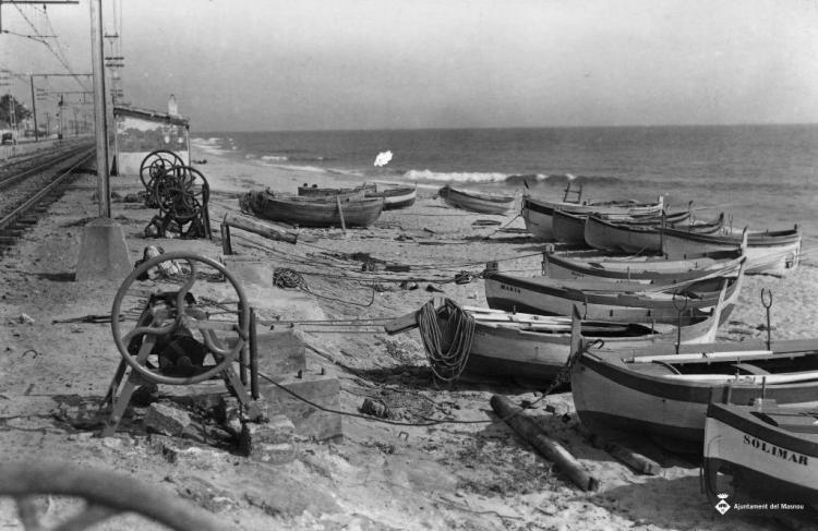 Màquines utilitzades per varar les barques a la platja (cabrestants)