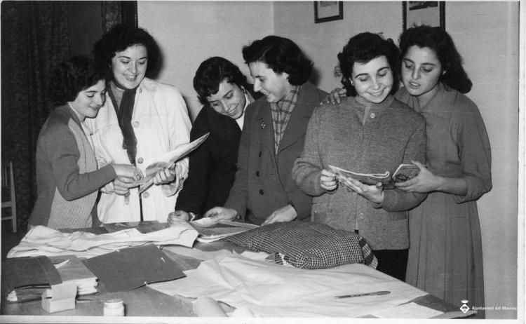 Grup d'alumnes de costura de Teresa Torres