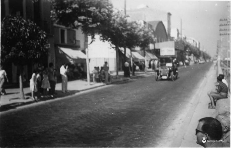 Cotxe del Tour de França passant pel Masnou