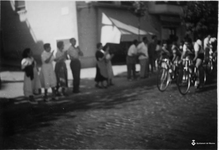 Ciclistes del Tour de França passant pel Masnou
