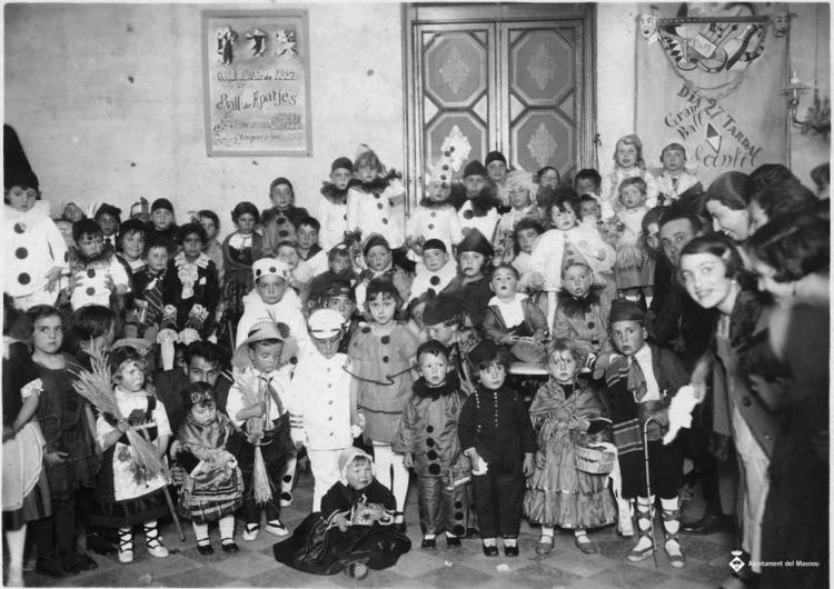 Infants disfressats per Carnestoltes al Casinet
