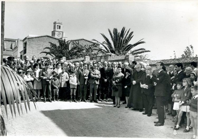 Acte de col·locació de la placa commemorativa a la casa natal de Lluís Millet