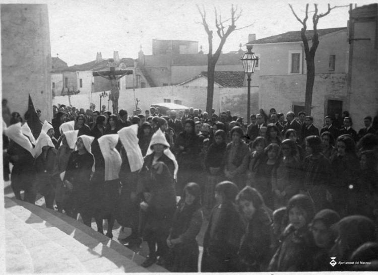 Els pomells de joventut durant la processó del Divendres Sant