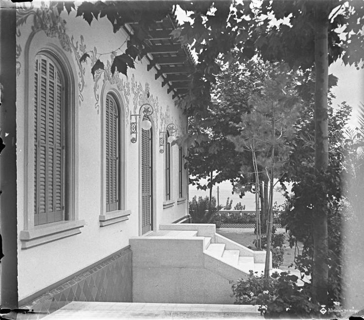 Vista exterior entrada Villa Montevideo