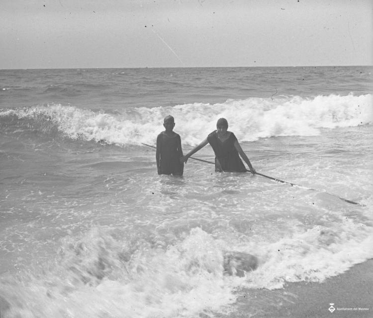Banyistes a la platja