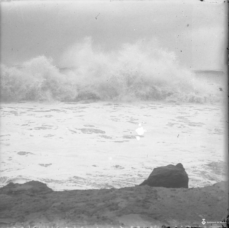 Temporal a la platja del Masnou
