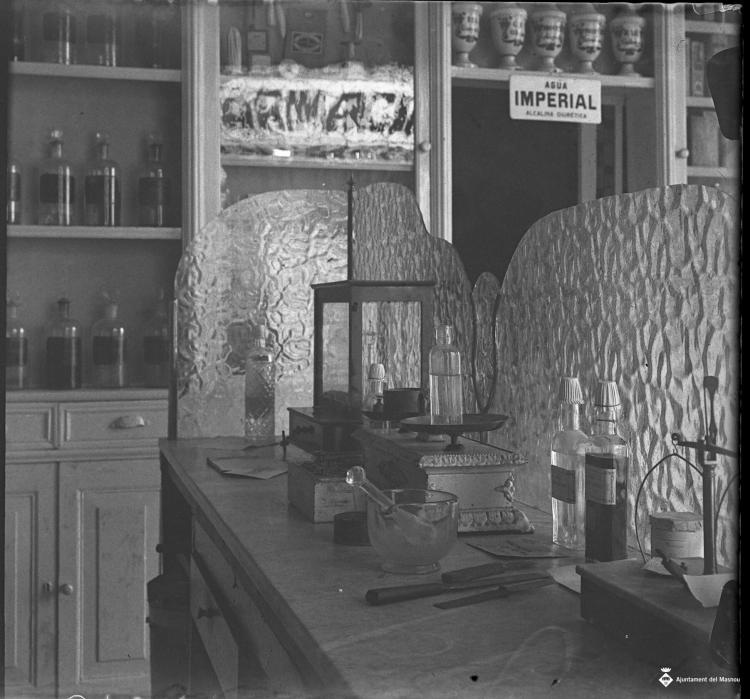 Interior de la farmàcia Nogués