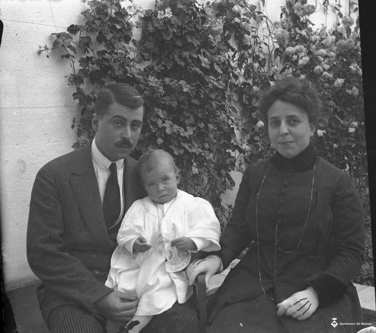 Retrat familiar de Maria Jesus i Núria