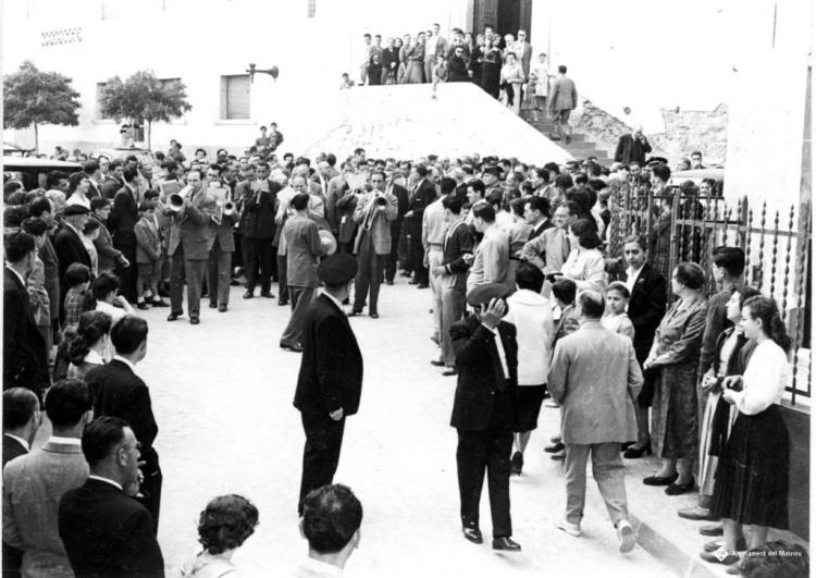Músics a la sortida de l'església el dia de Corpus