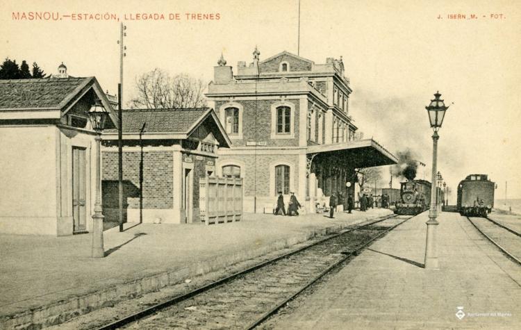 Estació del Masnou, arribada de trens