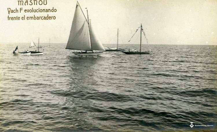 MASNOU Yach evolucionando frente el embarcadero