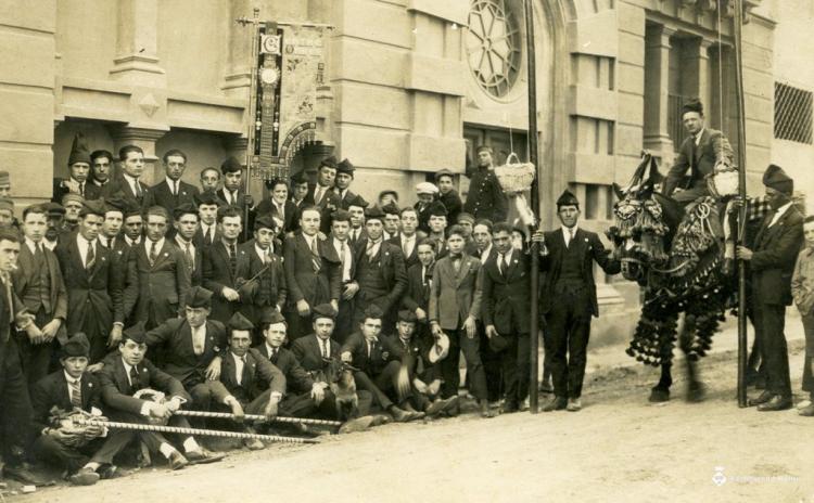Grup del Centre Obrer Unió Urgellenca en caramelles