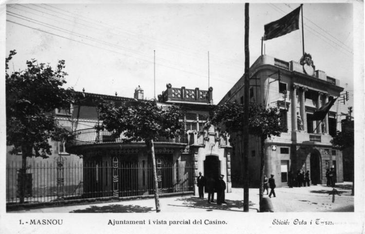 1 - Masnou. Ajuntament i vista parcial del Casino
