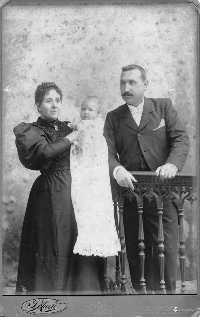 Francesc Millet Pagès, esposa i fill