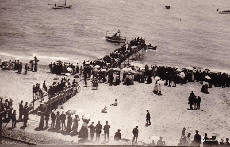Regates, públic a la platja