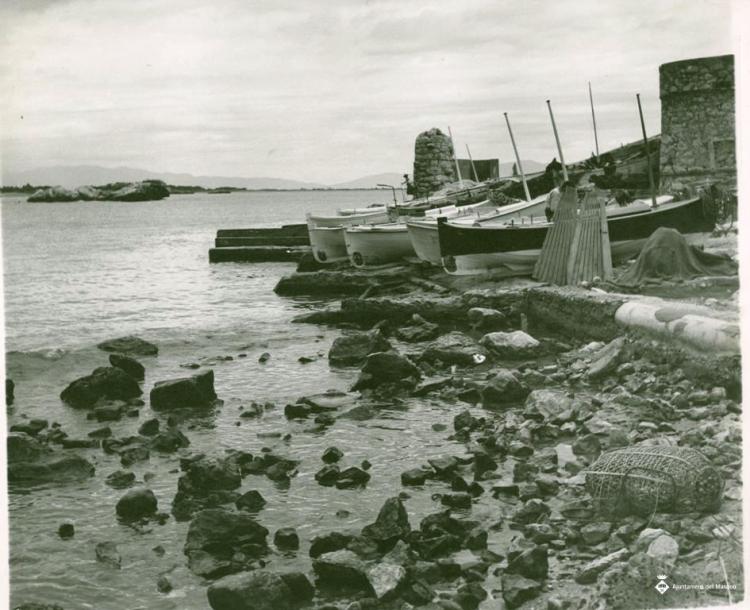 Barques de pesca a la zona de Roses (Alt Empordà)