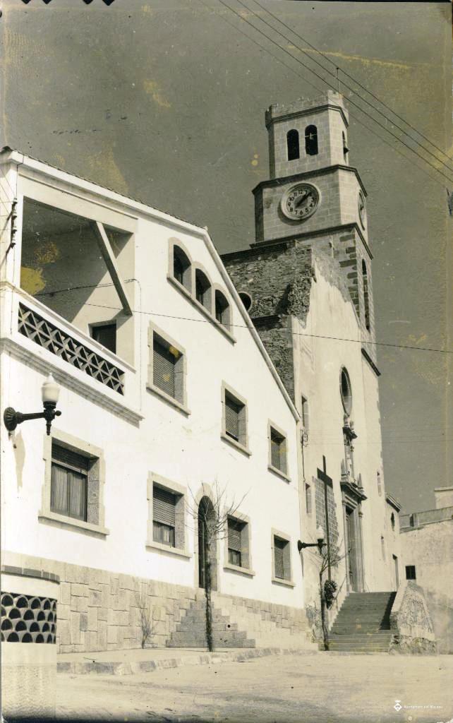 Vista de la rectoria i de l'església de Sant Pere