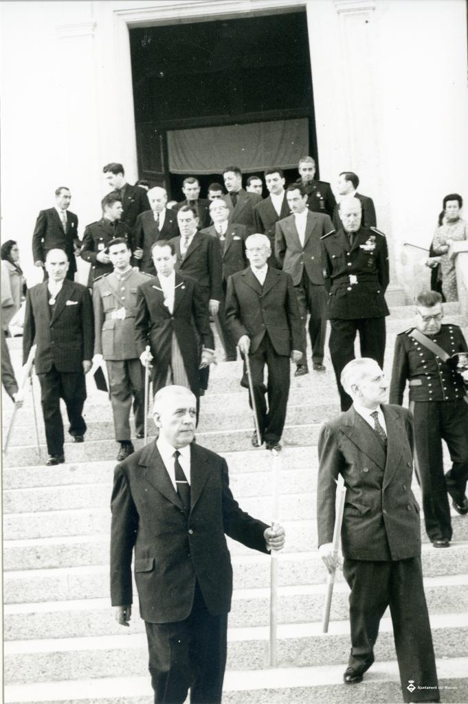 Sortida de l'església de la processó de Corpus