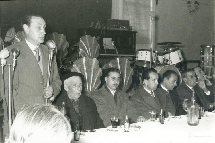 Sr. Mirapeix fent un parlament