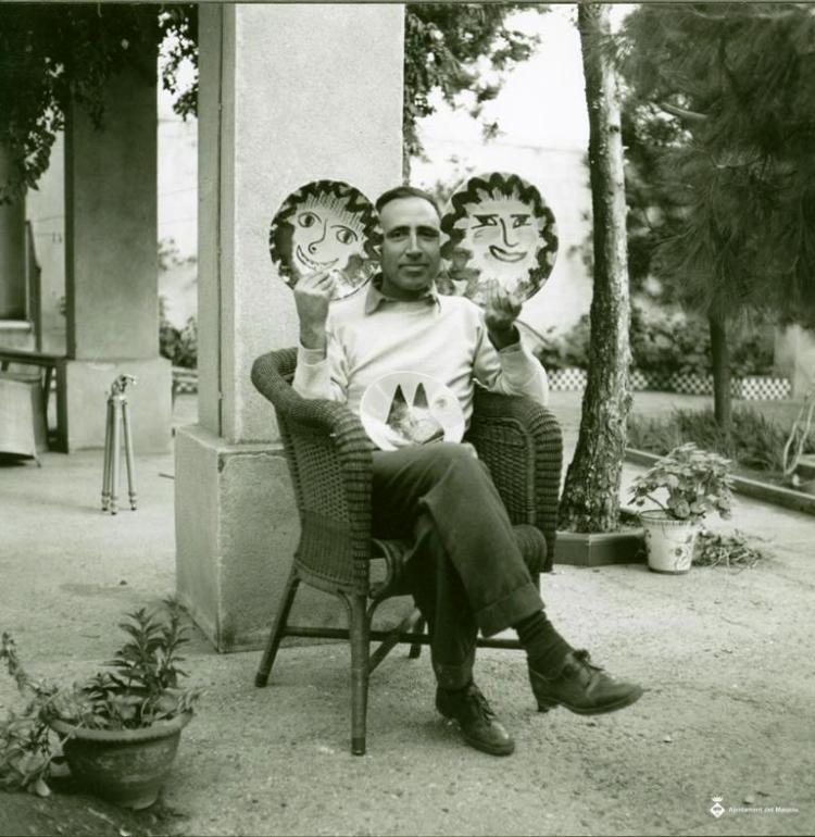 Joan Comellas Maristany al jardí de casa seva