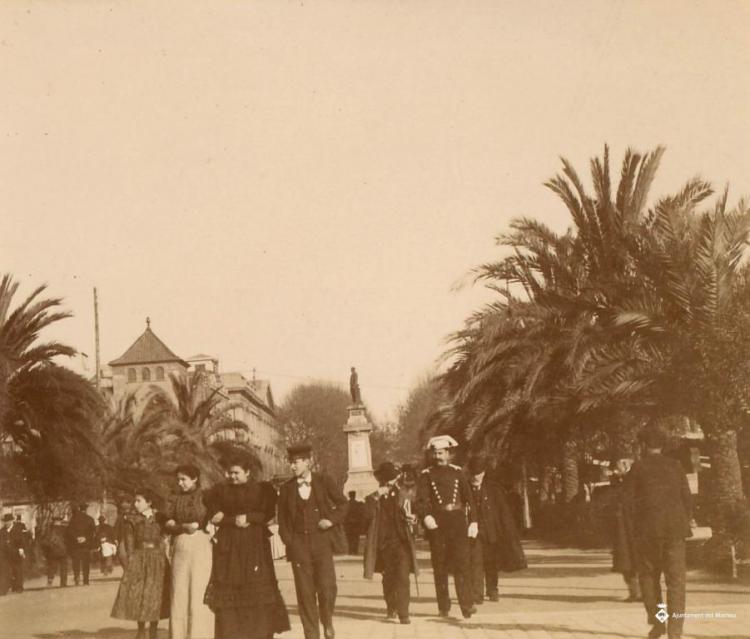 Monument d'Antoni López al passeig d'Isabel II, a Barcelona