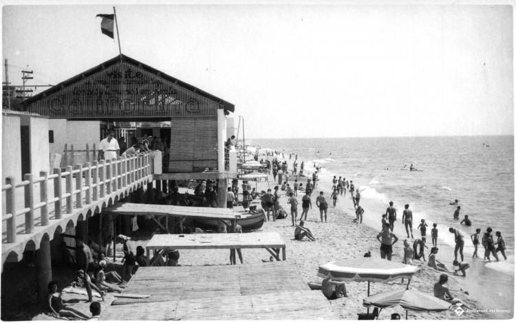 Banys de Sant Pere a la platja
