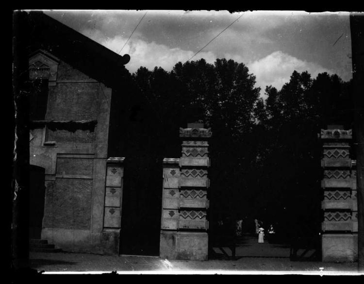 Porta d'entrada a un jardí
