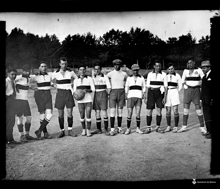 Retrat dels jugadors del primer equip del Club Deportiu Masnou